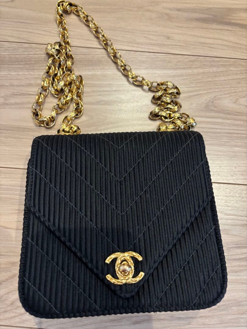 CHANEL ブラック コーデュロイ パーティーバッグ