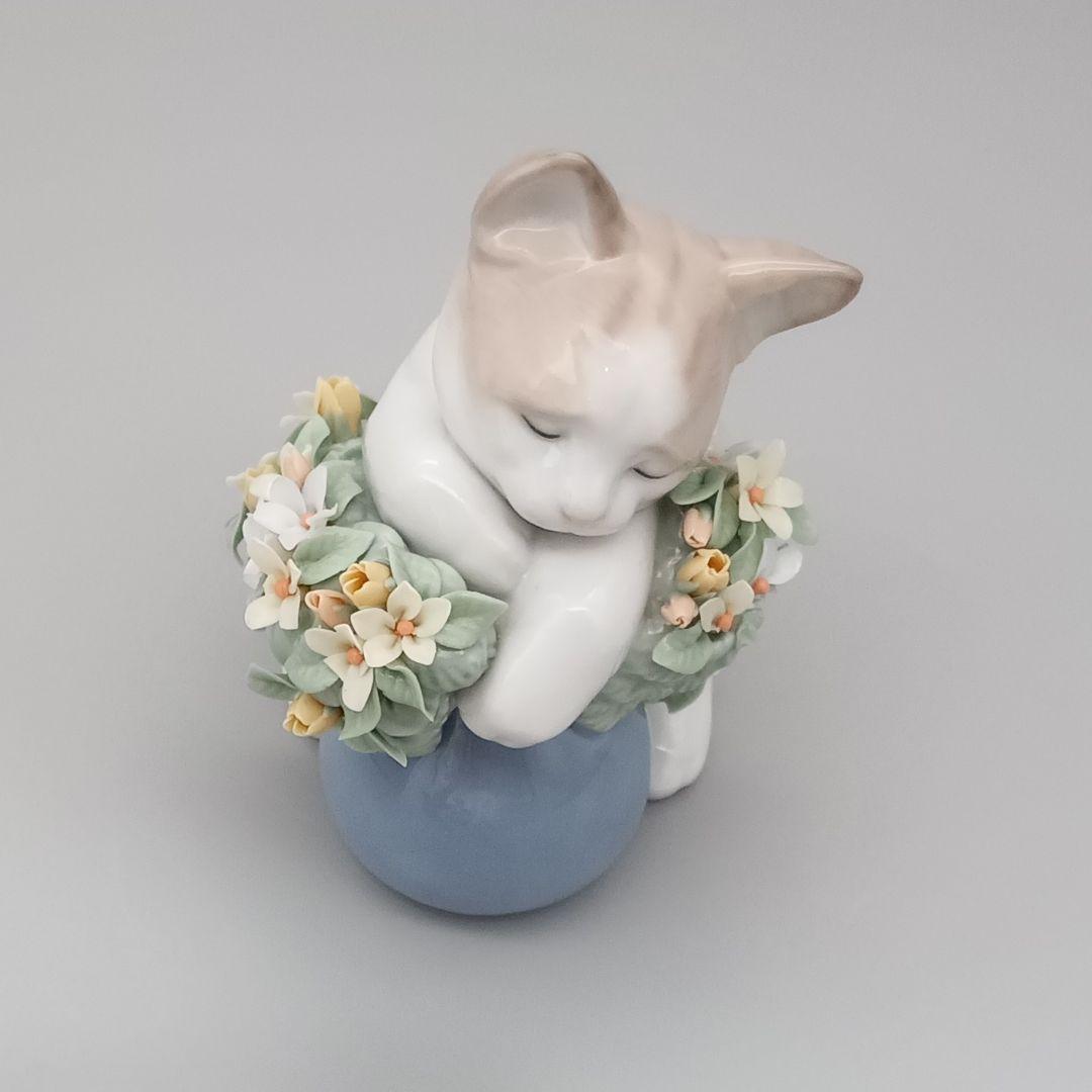 【専用】リヤドロ 6567 「 お昼寝の場所 」猫 花 フィギュリン
