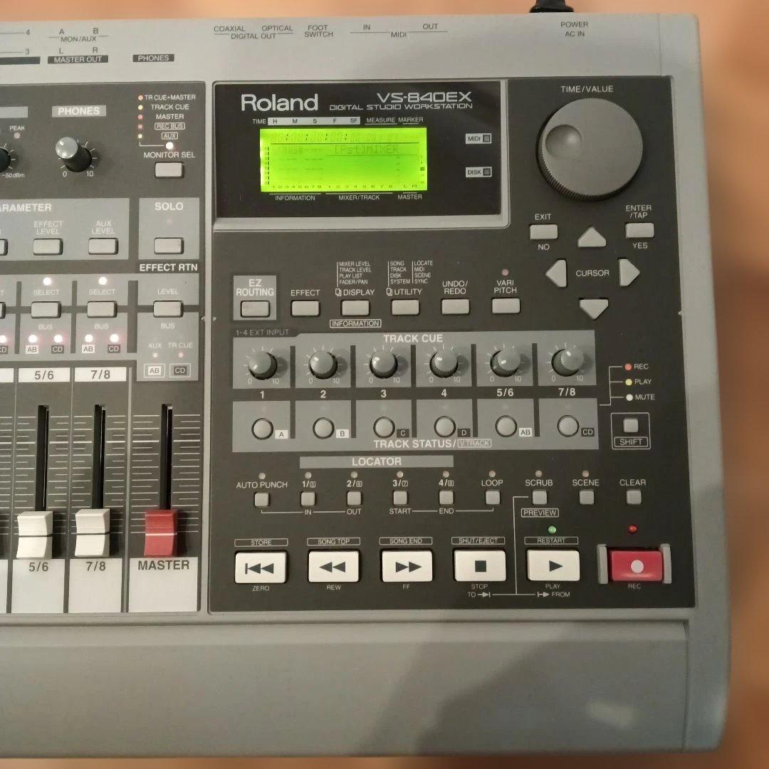 ROLAND　VS-840EX マルチトラックレコーダー　ケース　説明書あり