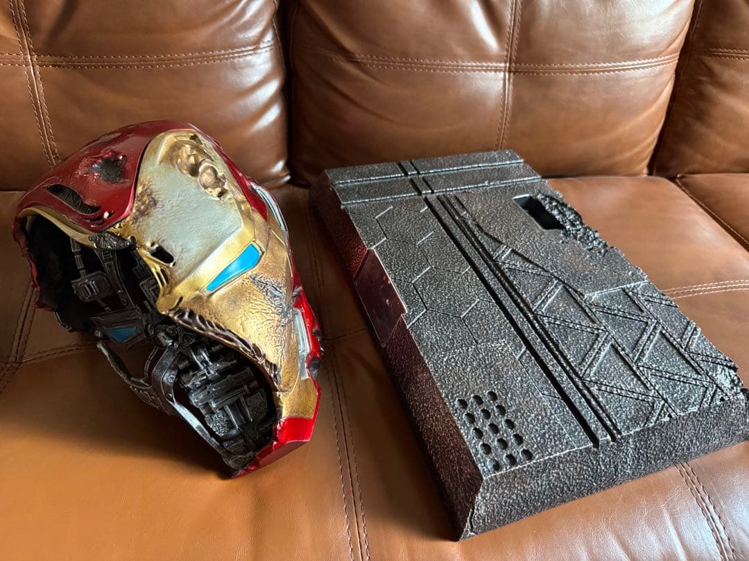 アベンジャーズ/エンドゲーム　アイアンマン　マーク50 バトルダメージヘルメット