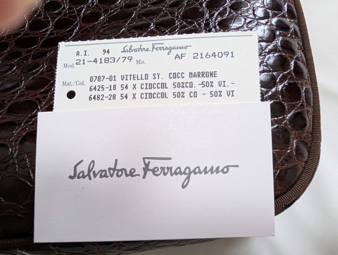 フェラガモ　ダークブラウン クロコダイル風 ショルダーバッグ