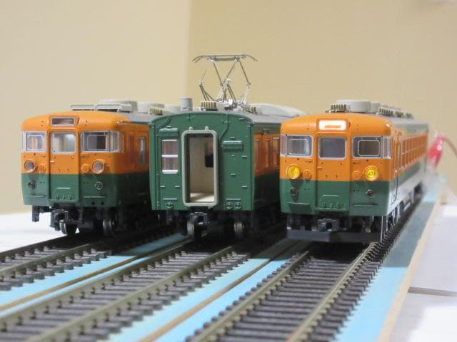 国鉄 急行形 165系電車 3両セット HOゲージ　(プラ製 / KATO製）