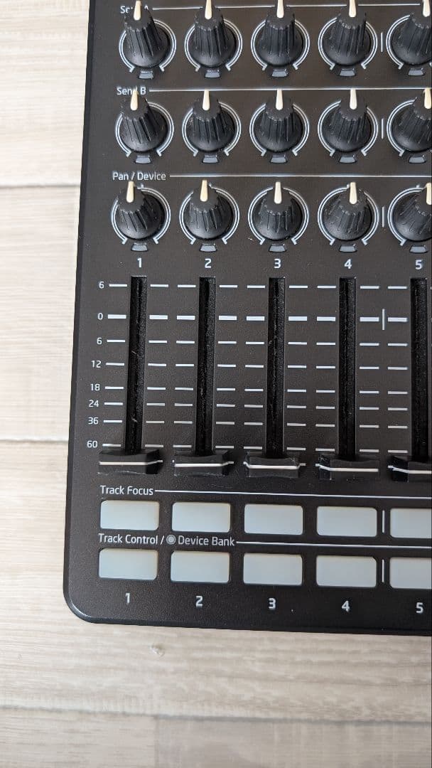 DJ機材 Novation Launch Control XL MK2