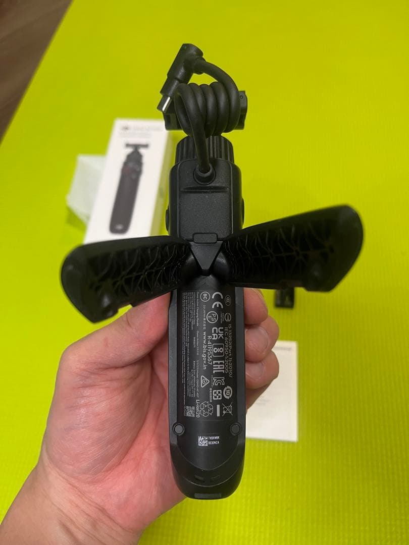 DJI Osmo Action 多機能充電ハンドル(おまけ付)