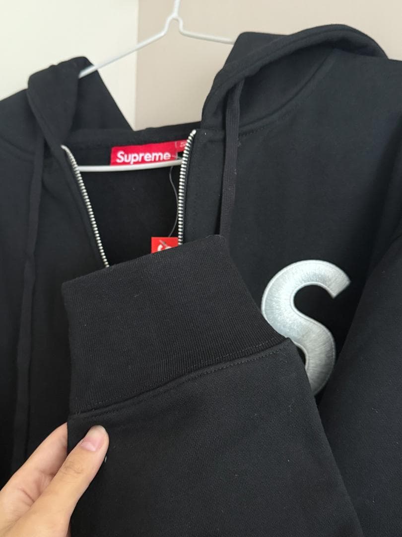 Sロゴパーカー　Lサイズ