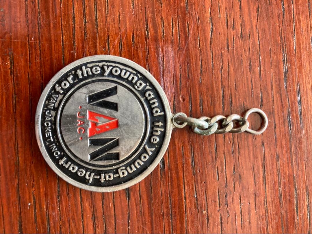 VAN キーホルダー 缶バッジ セット