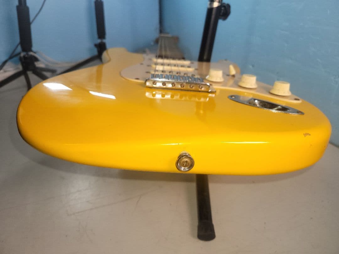 Squier by Fenderストラトキャスター イエローソフトケース付