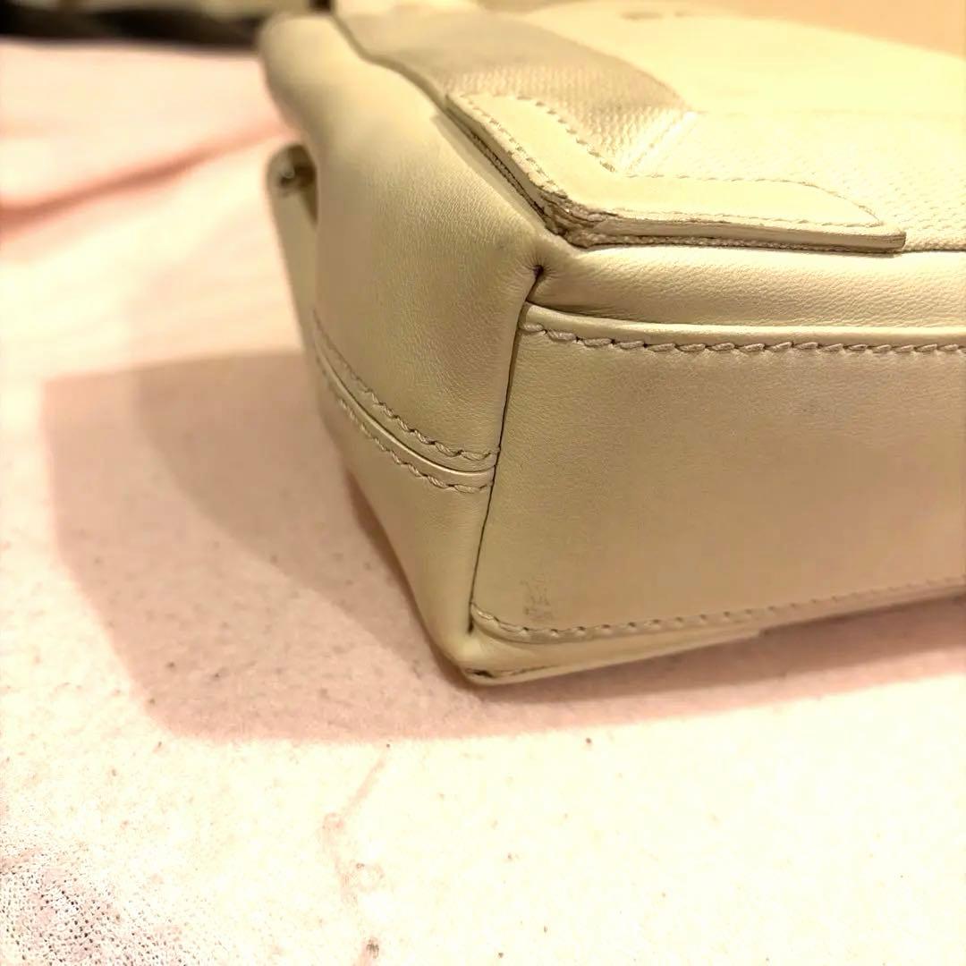 BALENCIAGA ネイビーカバスS クリームホワイト　バレンシアガ バッグ