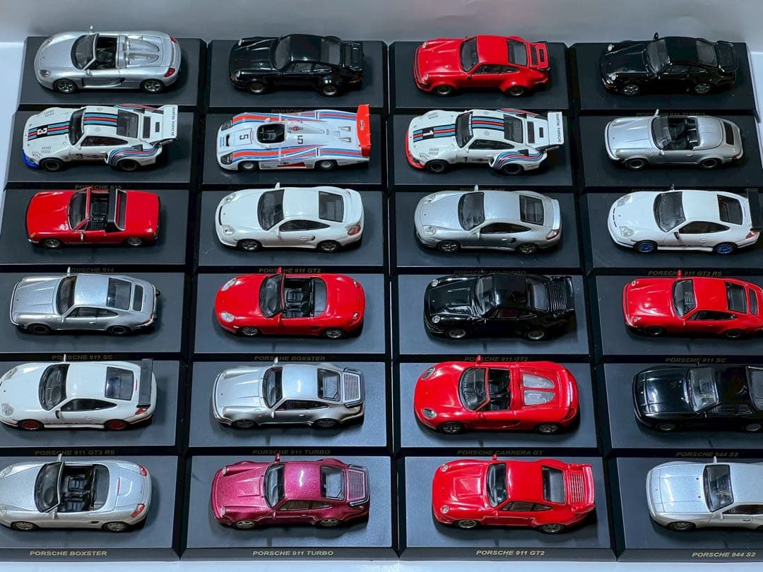 ポルシェ1/64京商 コンビニ限定 ヘルパ　ミニカー