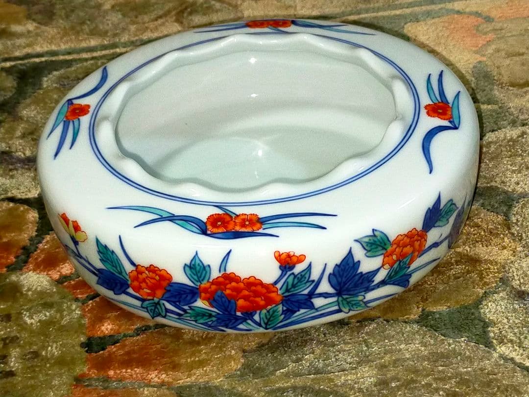 ♥新品♥　人間国宝　♥　今泉今右衛門　♥　灰皿