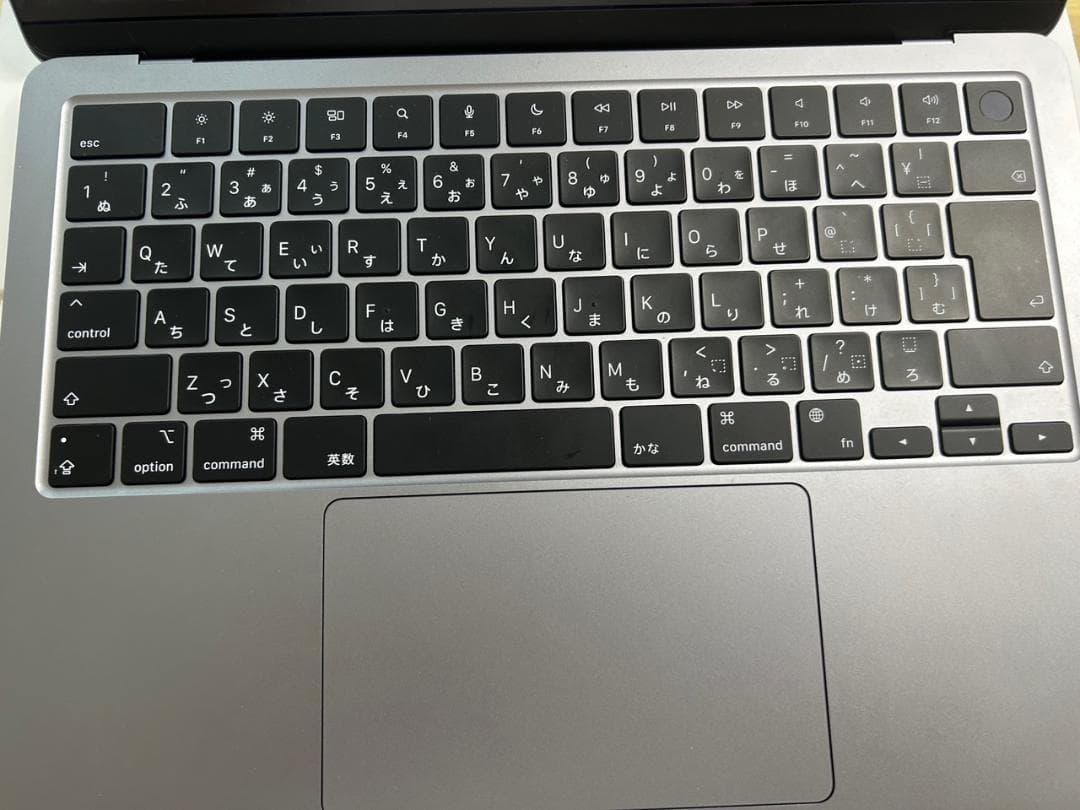 MacBook Air (M2, 2022) 本体 256GB 電池100％