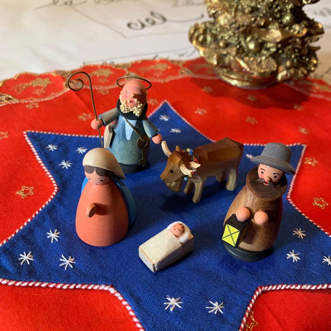 ドイツ製　木製人形　エルツ　ヘニッシユ工房の聖家族と羊飼い牛さんの可愛いセット！