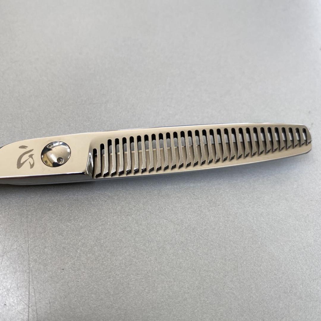 ６インチセニングシザー 4５% 前後　新品未使用　理美容　美容師　理容師