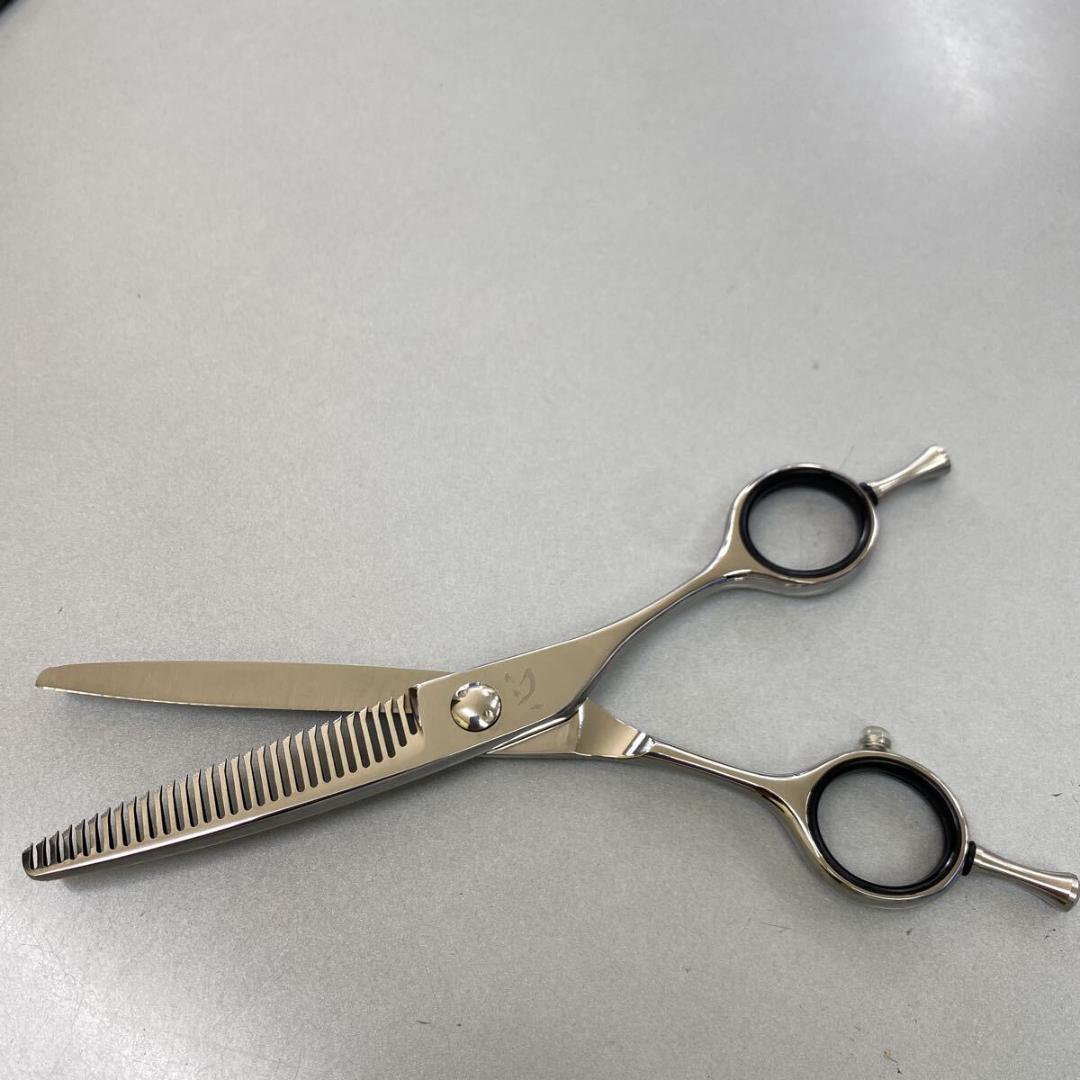 ６インチセニングシザー 4５% 前後　新品未使用　理美容　美容師　理容師
