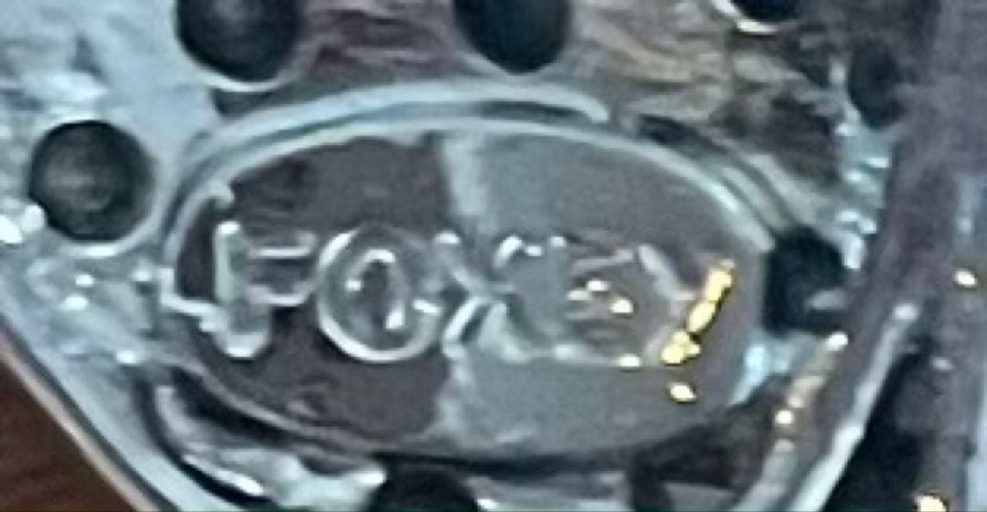 フォクシーブローチ