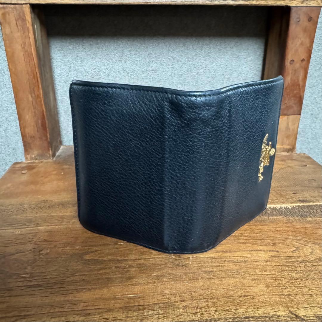 PRADA二つ折り財布
