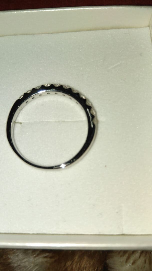 ダイヤモンドプラチナハーフエタニティリング、０、５カラット美品です。