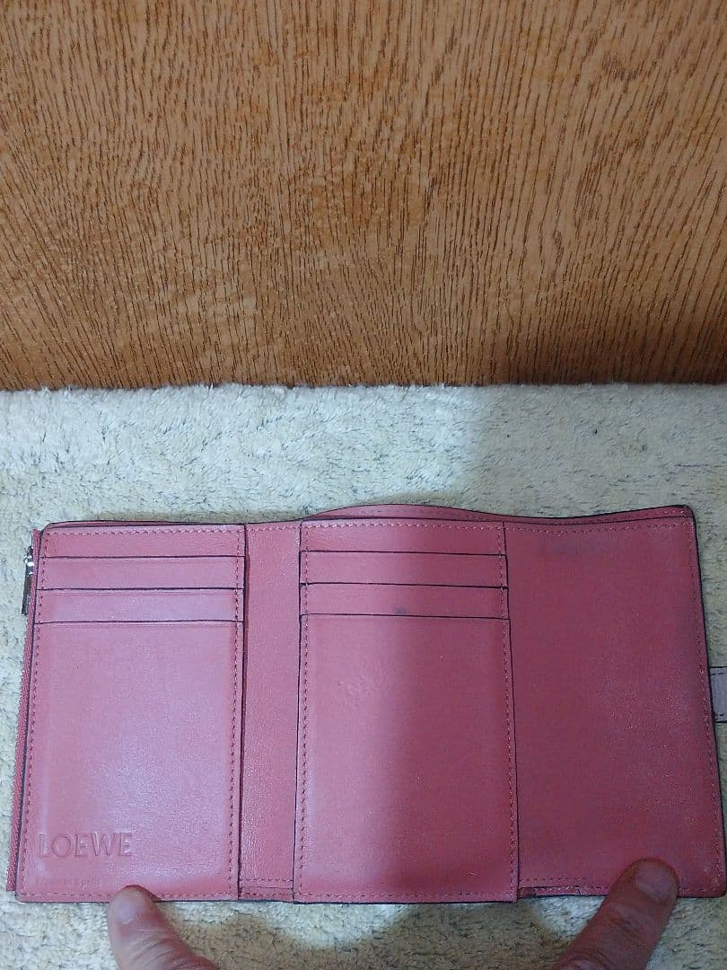 【良品】ロエベ 財布 アナグラム スモール バーティカル レザー 三つ折り財布