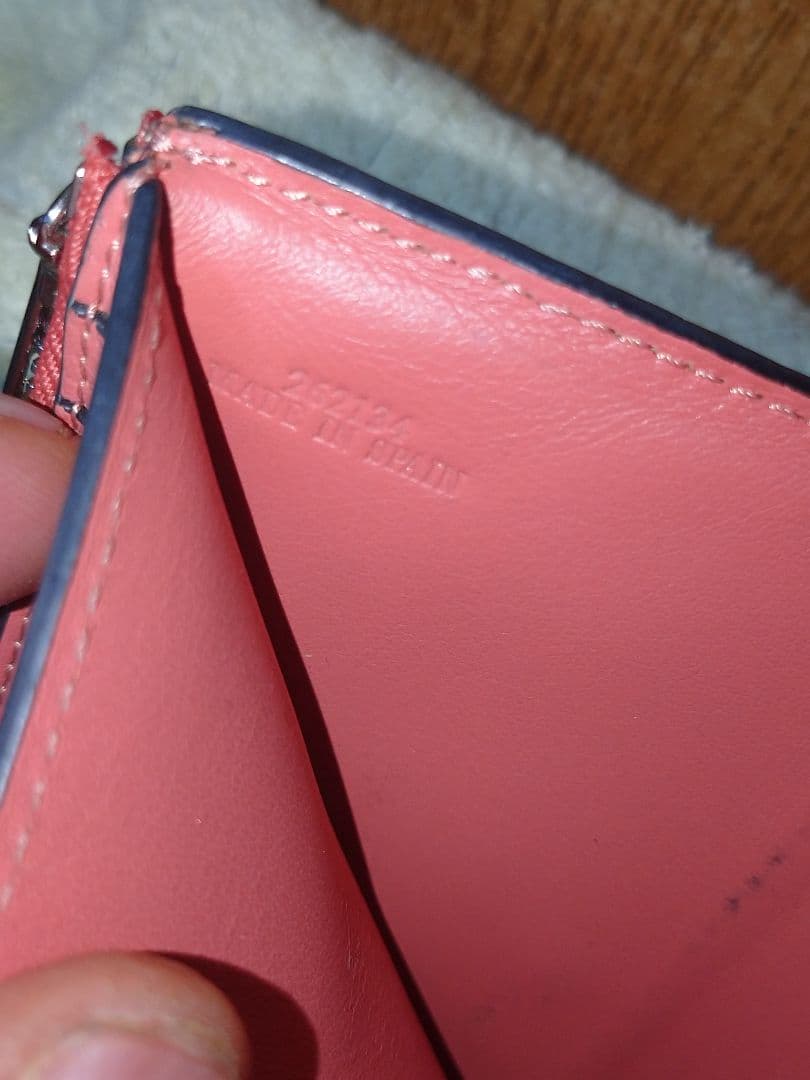 【良品】ロエベ 財布 アナグラム スモール バーティカル レザー 三つ折り財布