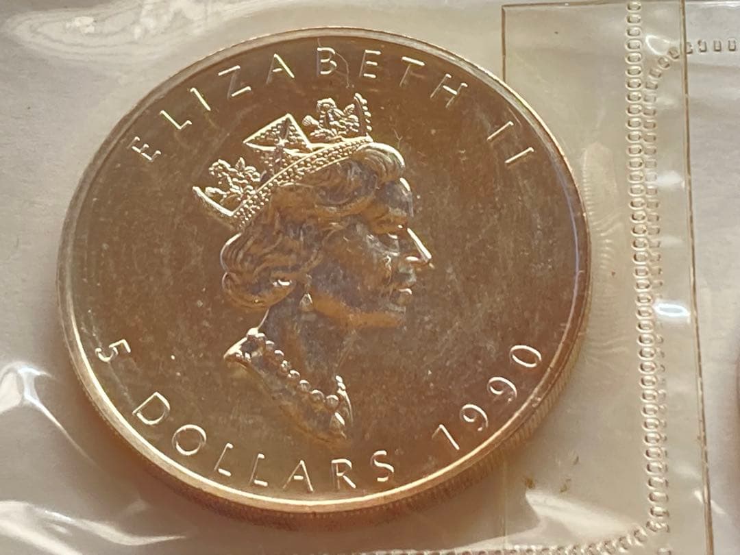 旧エリザベス女王デザインのメイプルリーフ銀貨入りブリスタパック２点