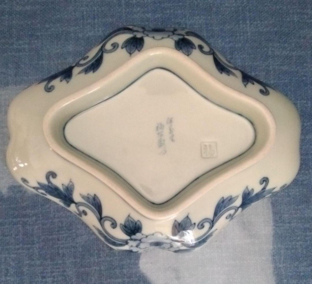 伊万里焼　手書き木瓜皿