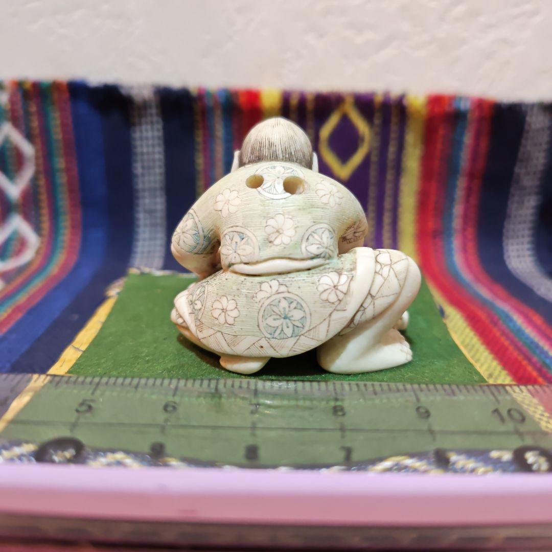 時代提物 彩色人物根付 天然素材 在銘【江戸の暮らし】高さ約4cm 重さ約28ｇ