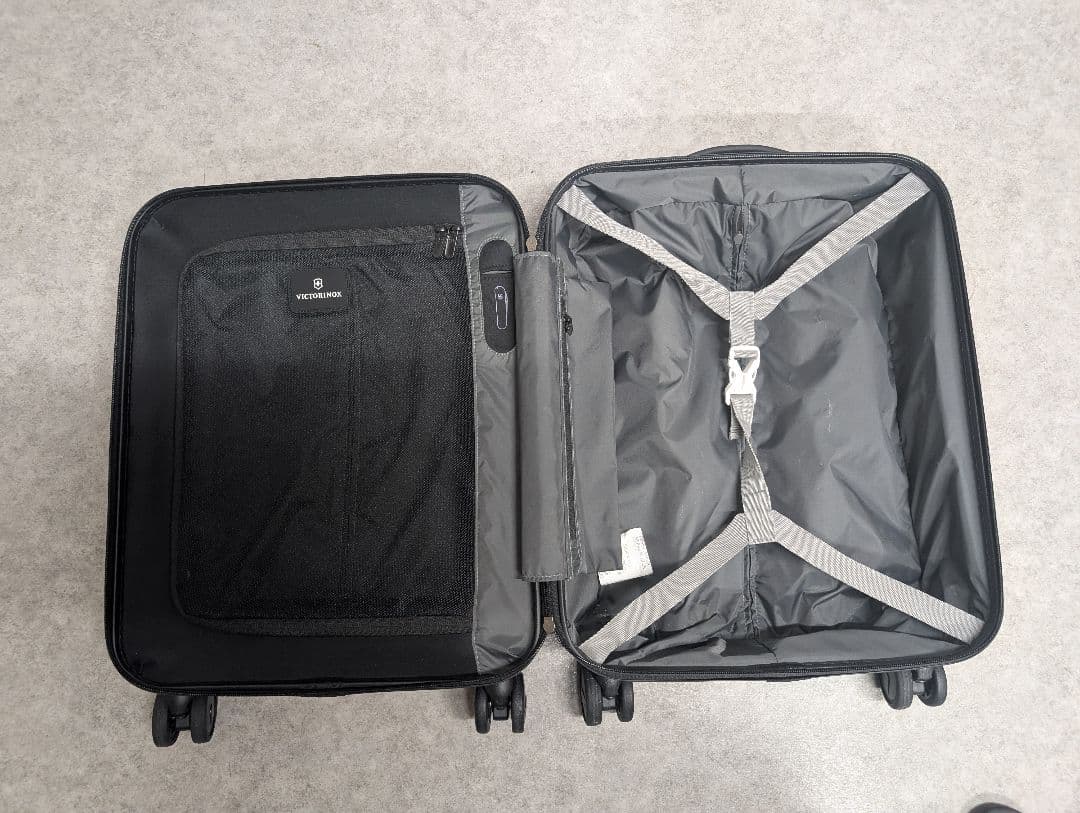 Victorinox ネイビー キャリーケース 2.8kg