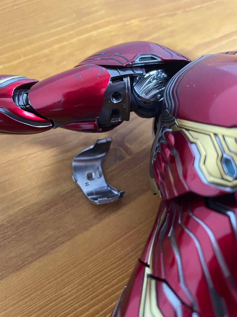 【中古】ホットトイズ アイアンマン マーク50