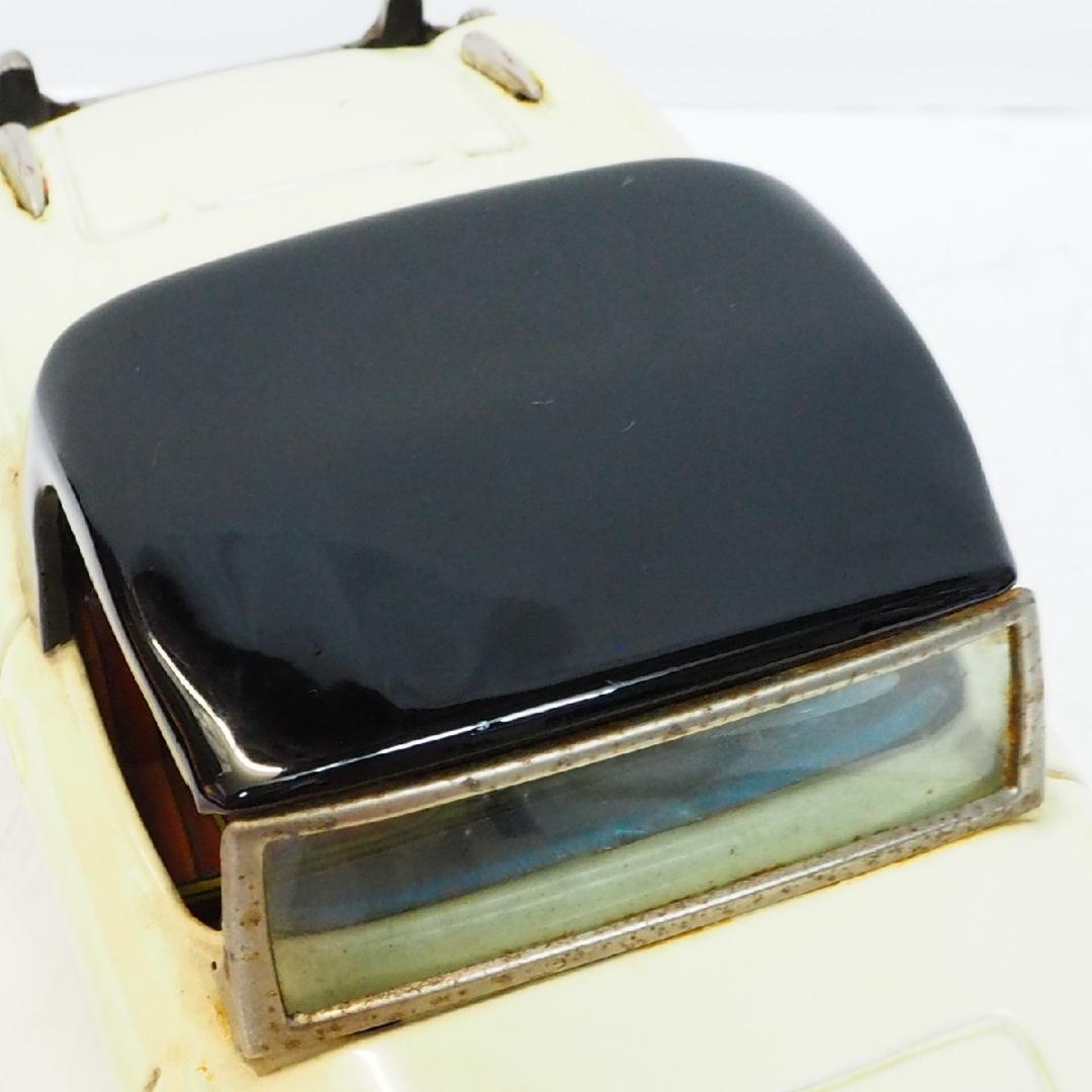 萬代屋【オースチン ヒーレー100SXクーペ白ソフトトップ】ブリキ tin 箱無