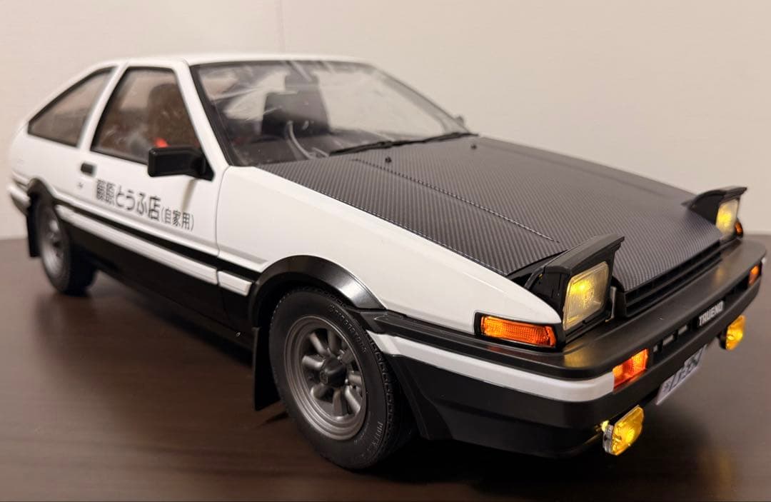 ディアゴスティーニ1/8 頭文字DのAE86ハチロクカスタム完成品