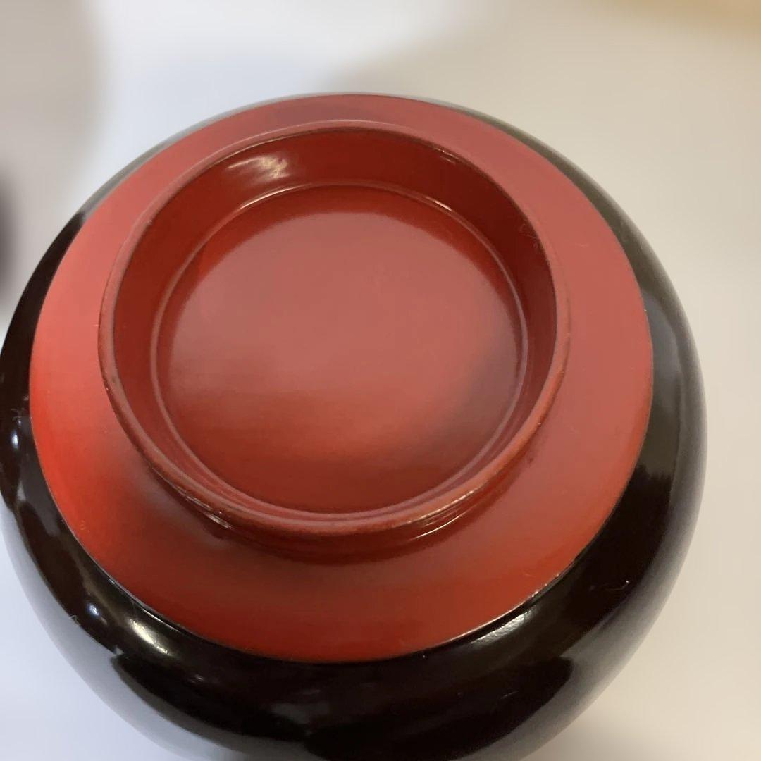 黒塗に蓋・内朱塗の金蒔絵木製漆器椀五客／蓋に希少な意匠「（三日月の）月輪に蝙蝠」