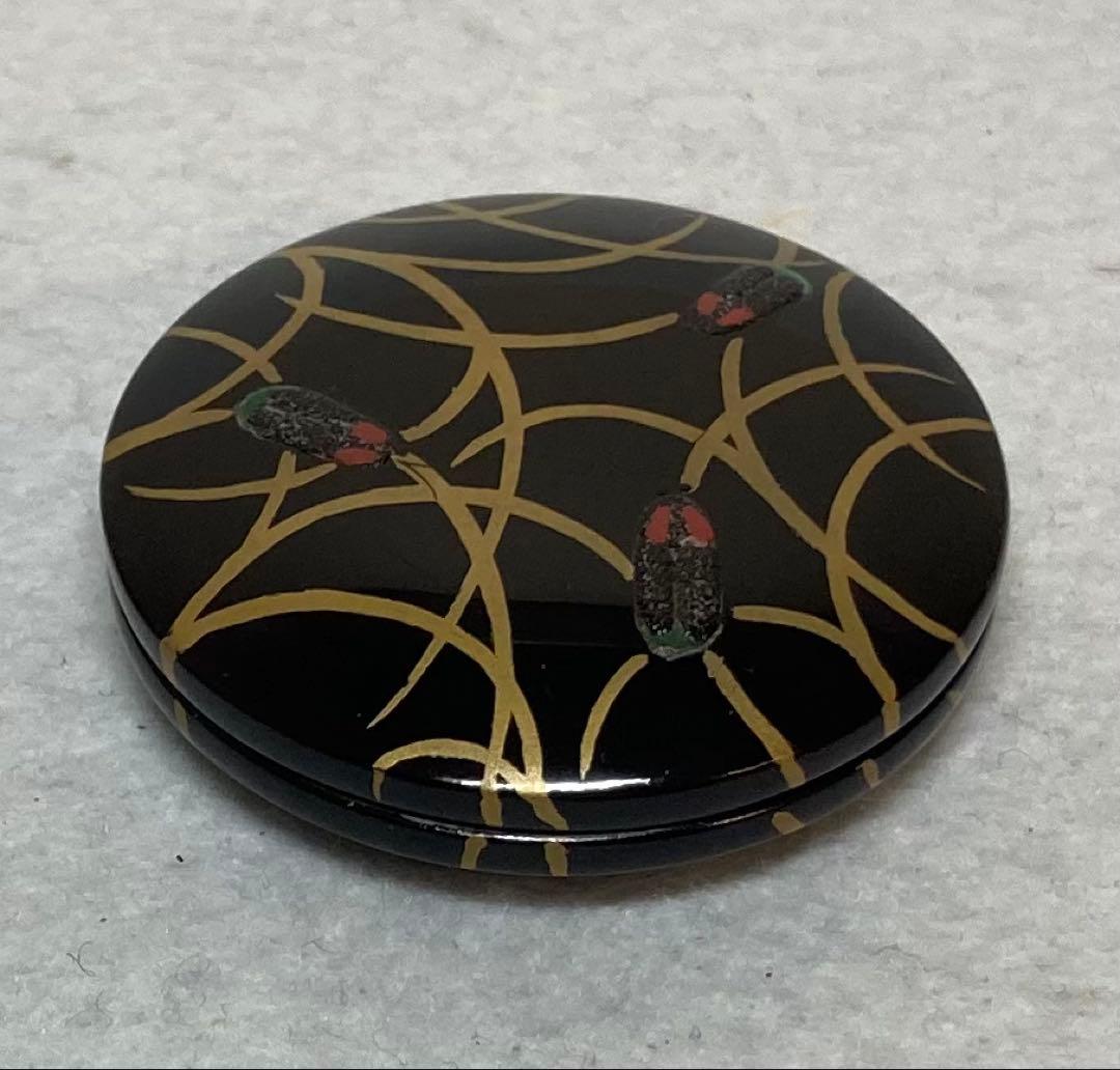 B432h 「蛍蒔絵 丸香合」井口海仙箱書　在判　木製黒漆塗　香道具　茶道具