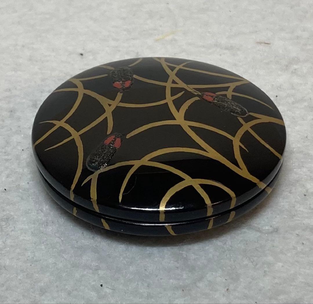 B432h 「蛍蒔絵 丸香合」井口海仙箱書　在判　木製黒漆塗　香道具　茶道具