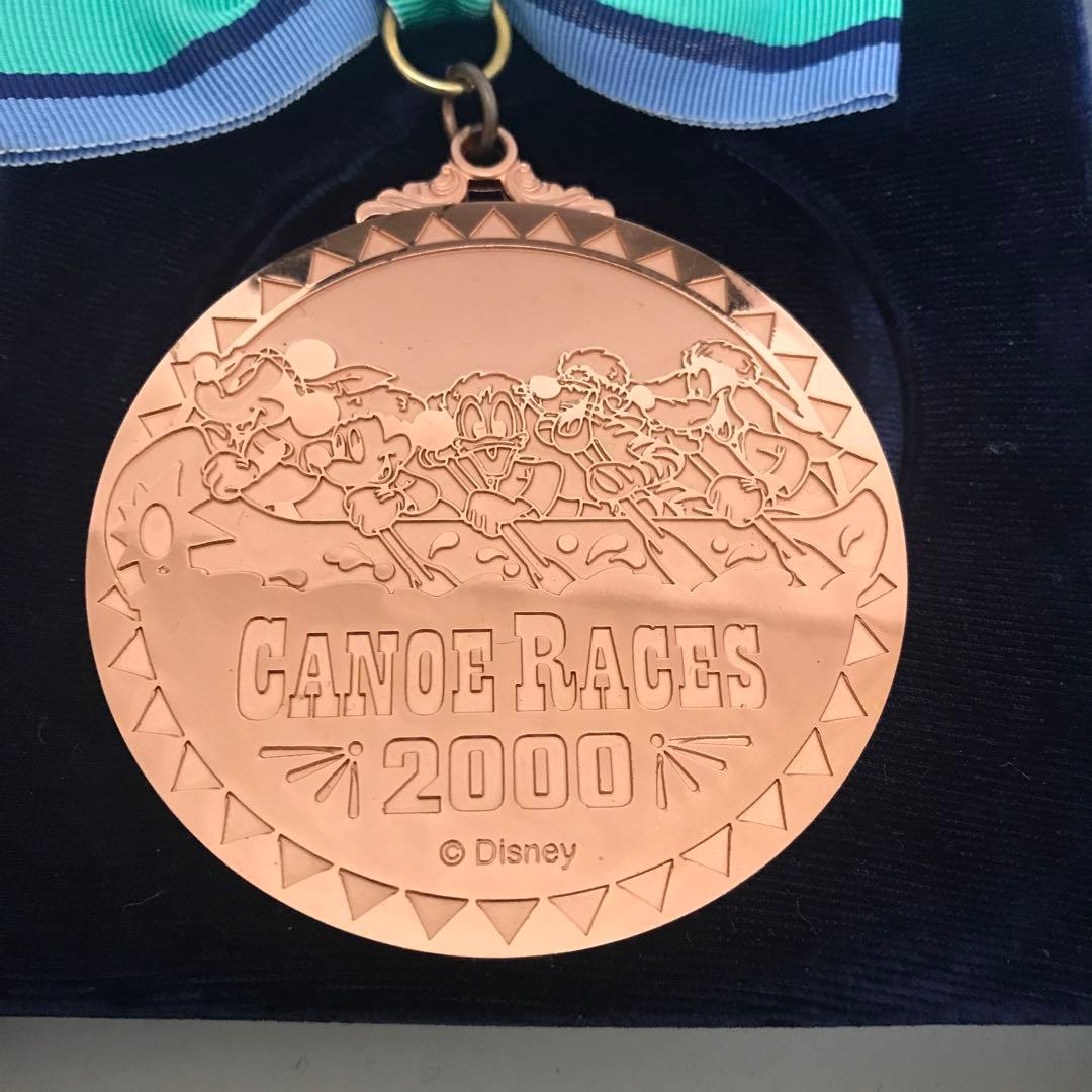 【超貴重、非売品】2000年　ディズニーメダル