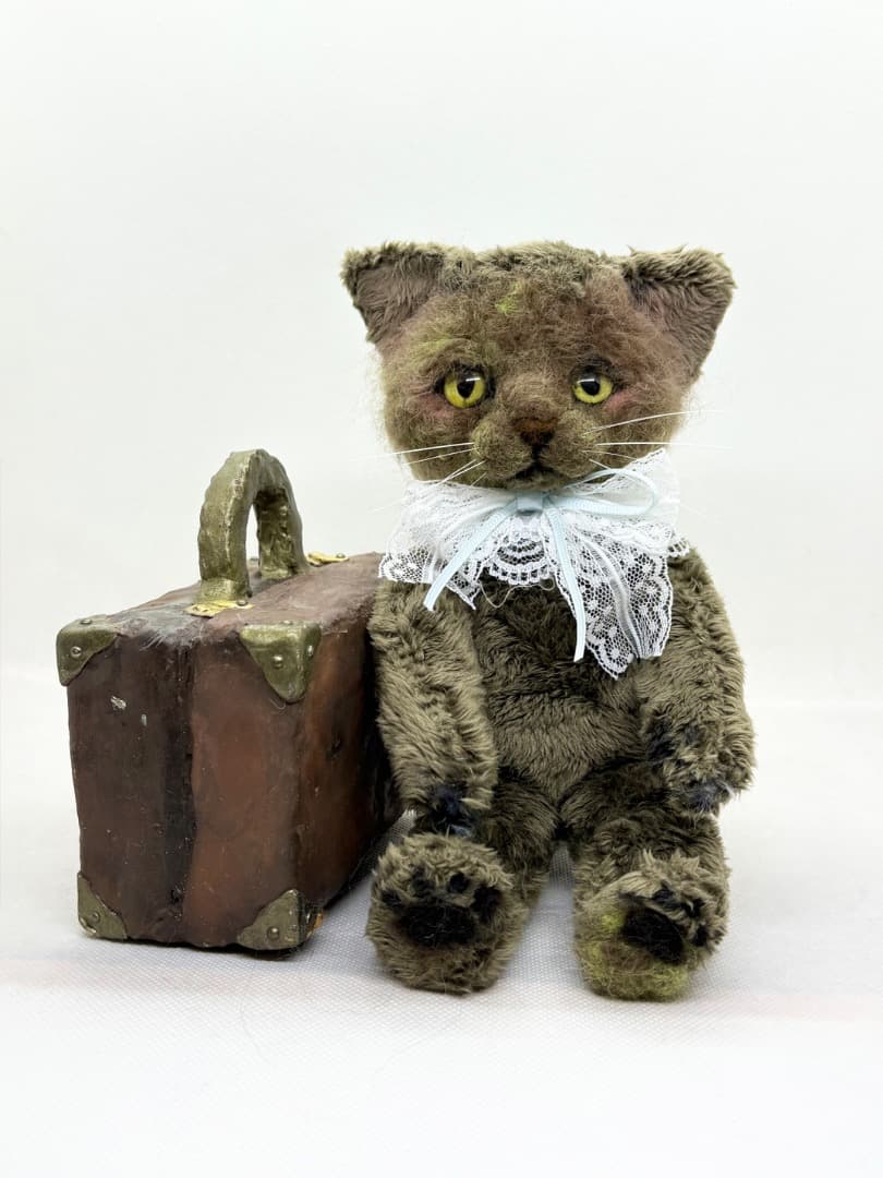 A猫 アンティークな猫のアートドール【ハンドメイド 人形 猫 ぬいぐるみ