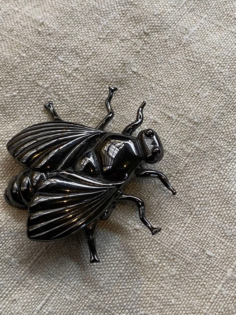 undercover アンダーカバー　ハチ　ブローチ
