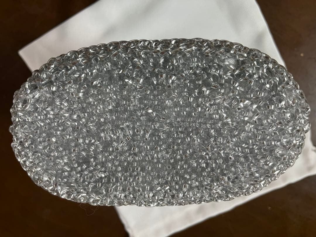 ANITERIMA シルバーショルダーバッグ（マチあり）