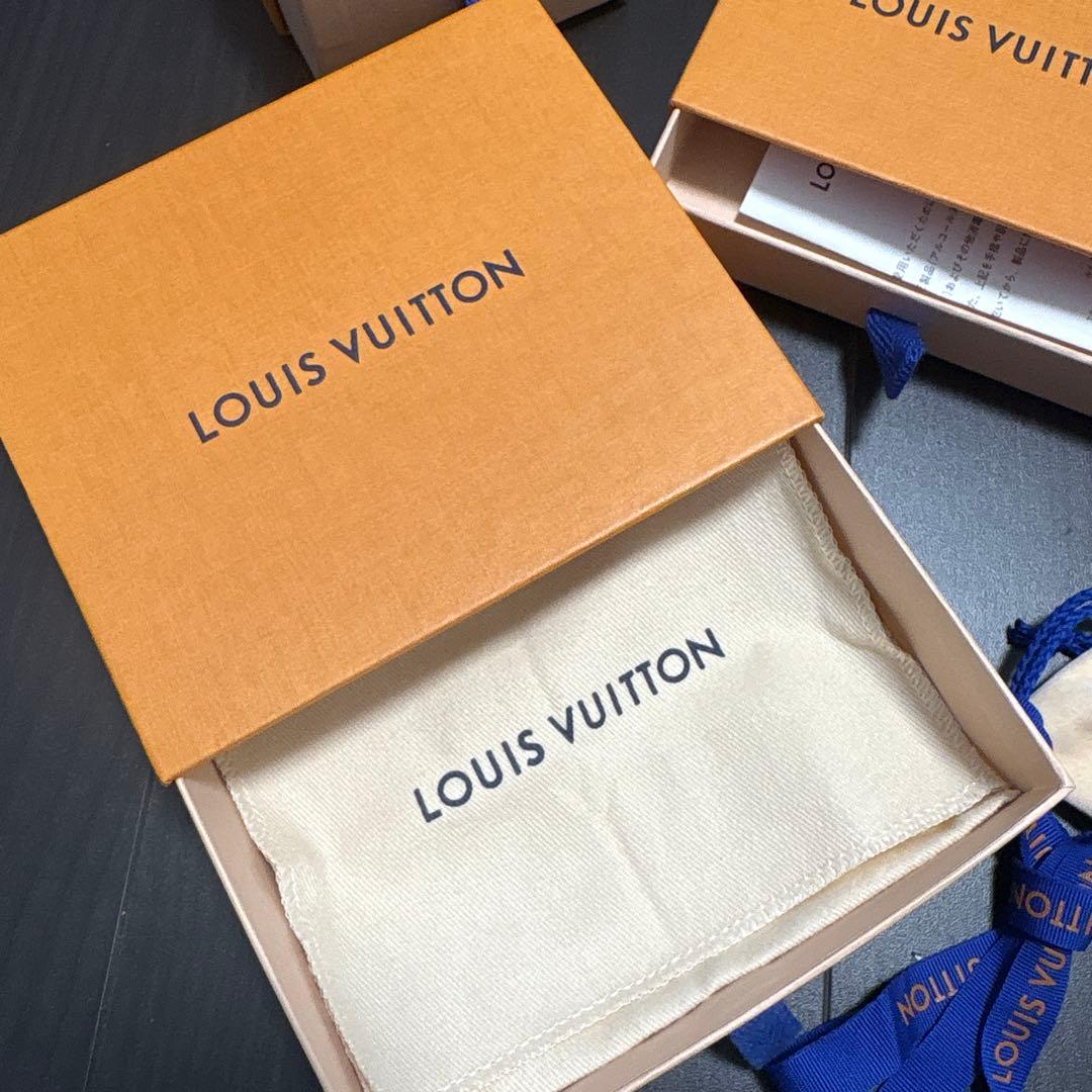 LOUIS VUITTON ギフトボックス　巾着　リボン　香水　紙袋　空箱