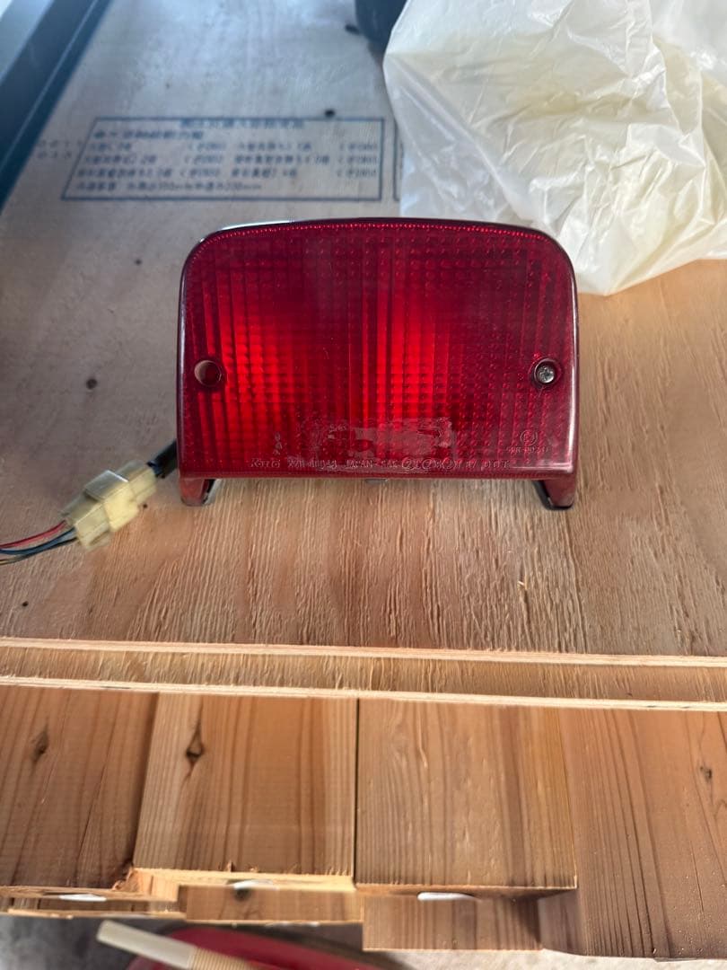 ゼファー400 テールランプ　テールレンズ