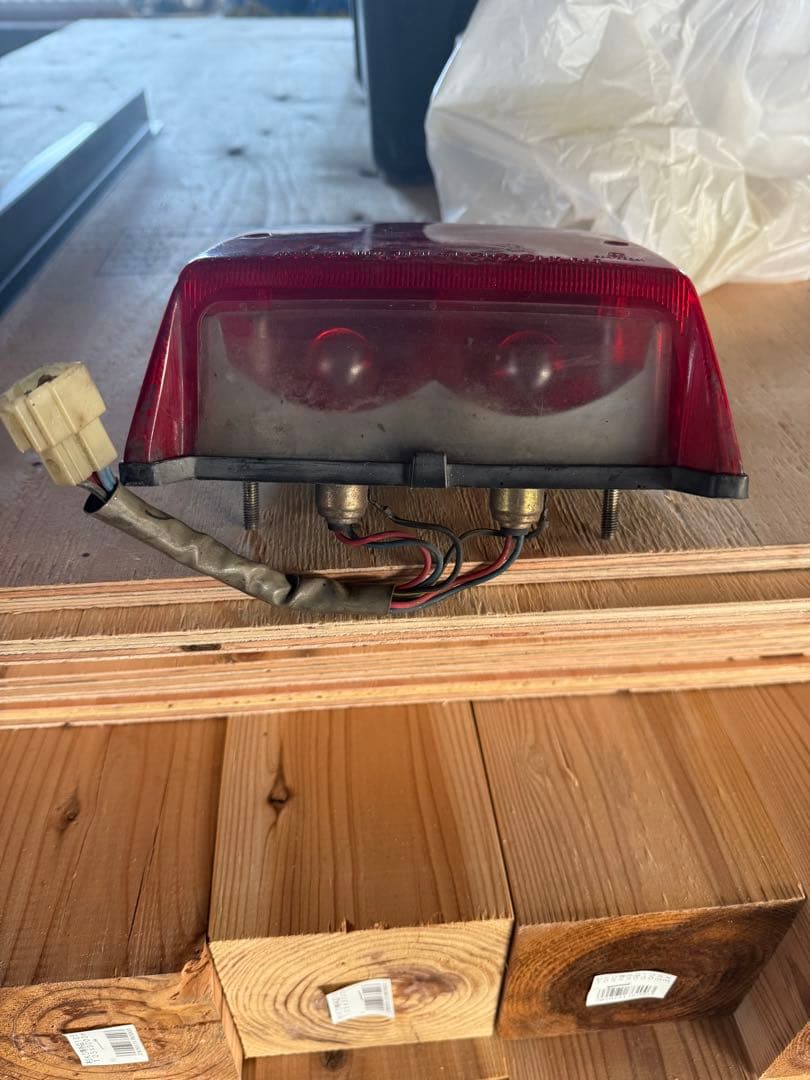 ゼファー400 テールランプ　テールレンズ