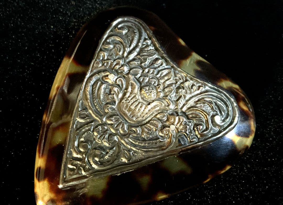 ヴィンテージ　インドネシア製　本べっ甲合子　銀細工　手づくり　香合　銀製