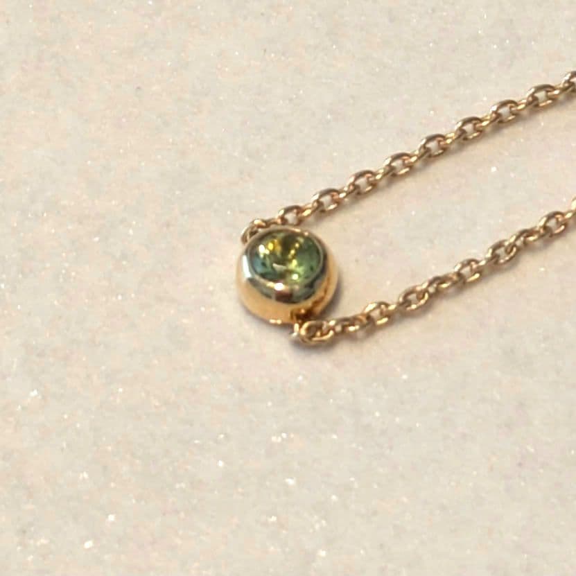 オレフィーチェ K18YG ペリドット バース ヌード チェーンリング