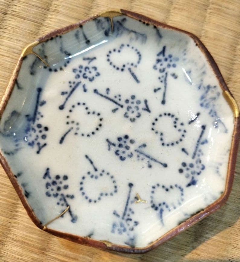 お値下げしました、古伊万里　型紙摺印判　八角豆皿　5枚組　金直し有