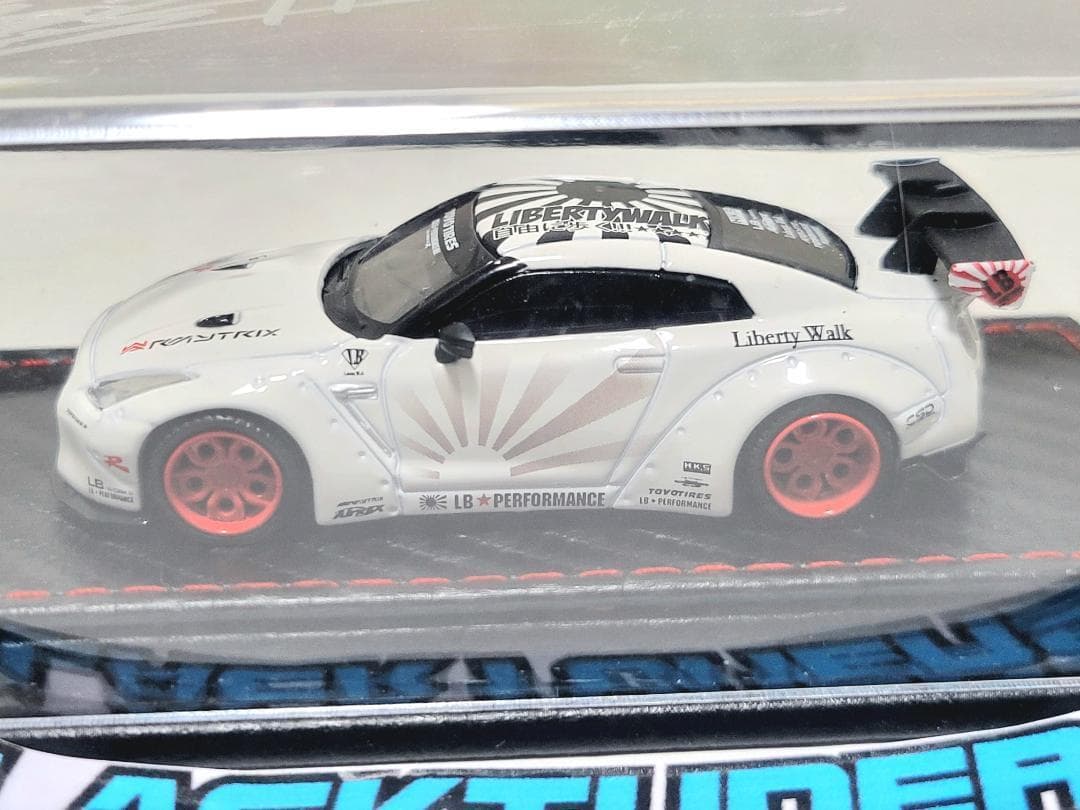 トイザらス限定 MINI GT 71 LBWK GT-R R35サイン入り