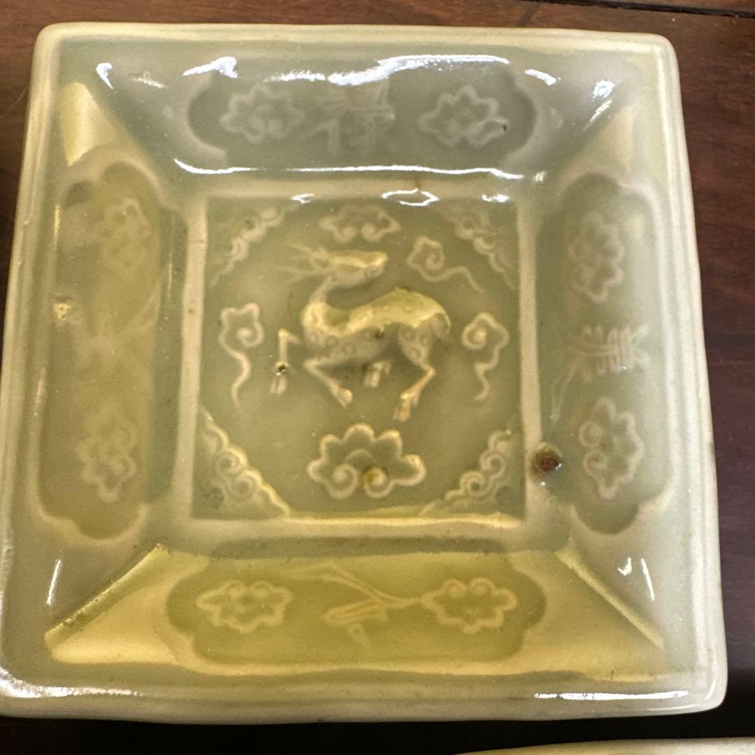 中国，明時代，青瓷，鹿模様の四角い皿 5枚セット