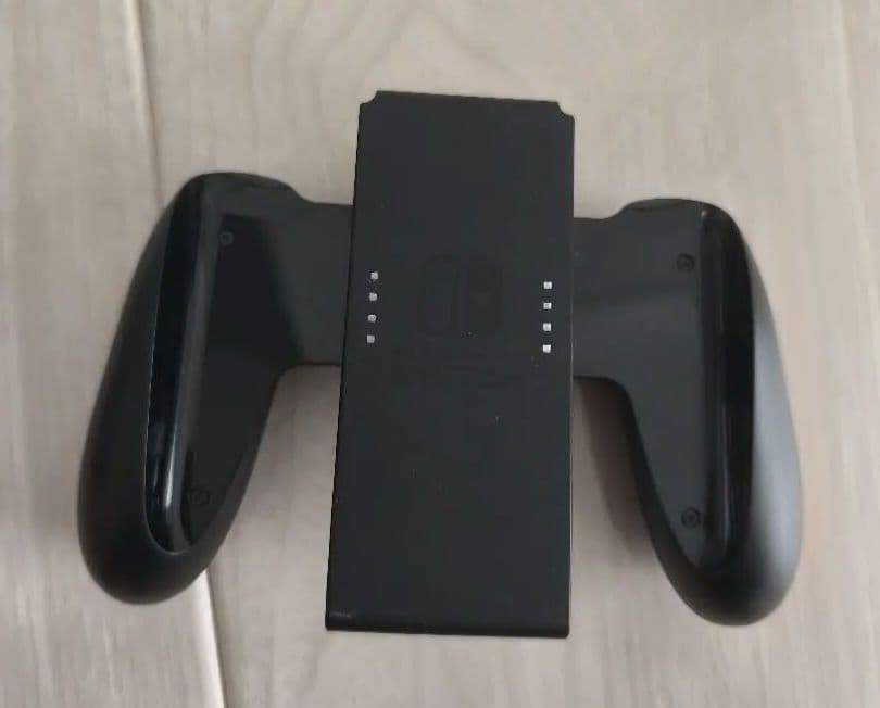 yyy☻さま専用【美品】【箱有り】液晶フィルム付きNintendo Switch