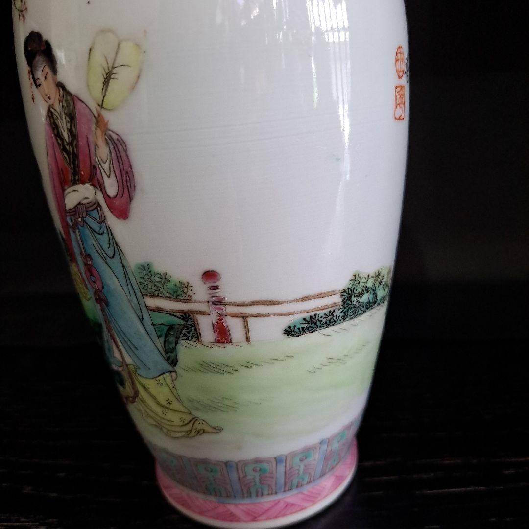 中国古玩　大清乾隆年　辰砂飾壺　　粉彩　白磁　　山水女人図　漢詩文