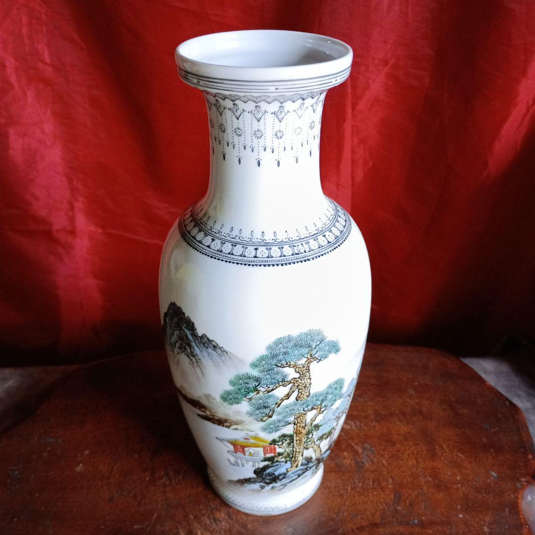 色絵　山水楼閣文　花瓶　景徳鎮