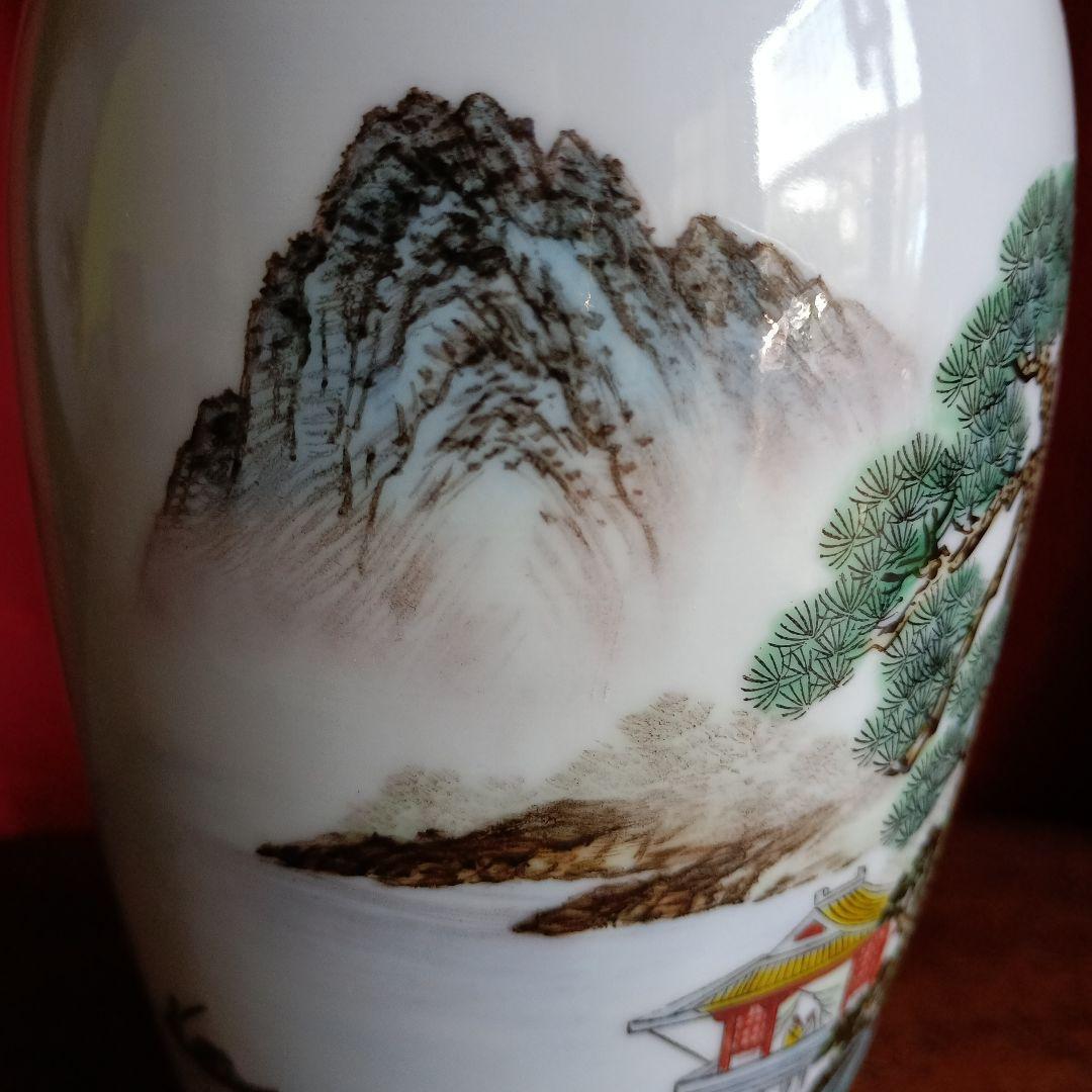 色絵　山水楼閣文　花瓶　景徳鎮