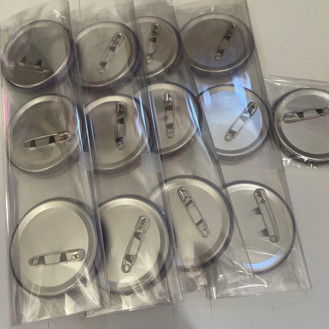 J79.しまさかバースデー2024 志麻 等身 缶バッジ Missa 教祖